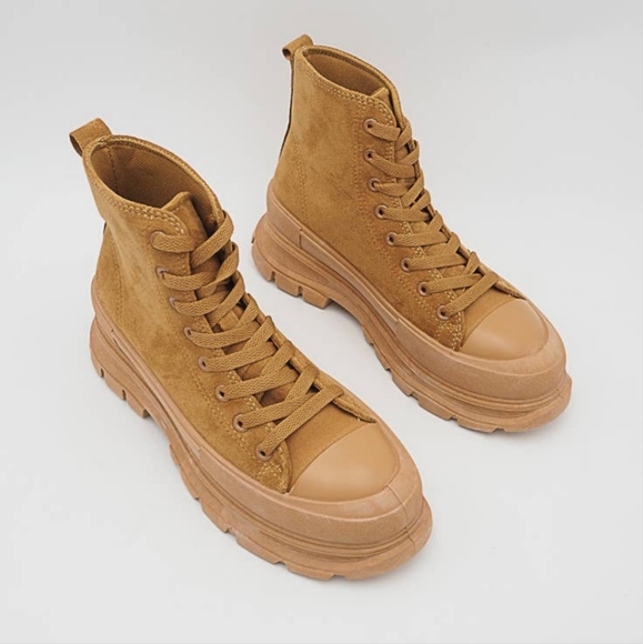 Girlhood Paris Shoes - 🆕️ Camel Rugged Sneaker Boots